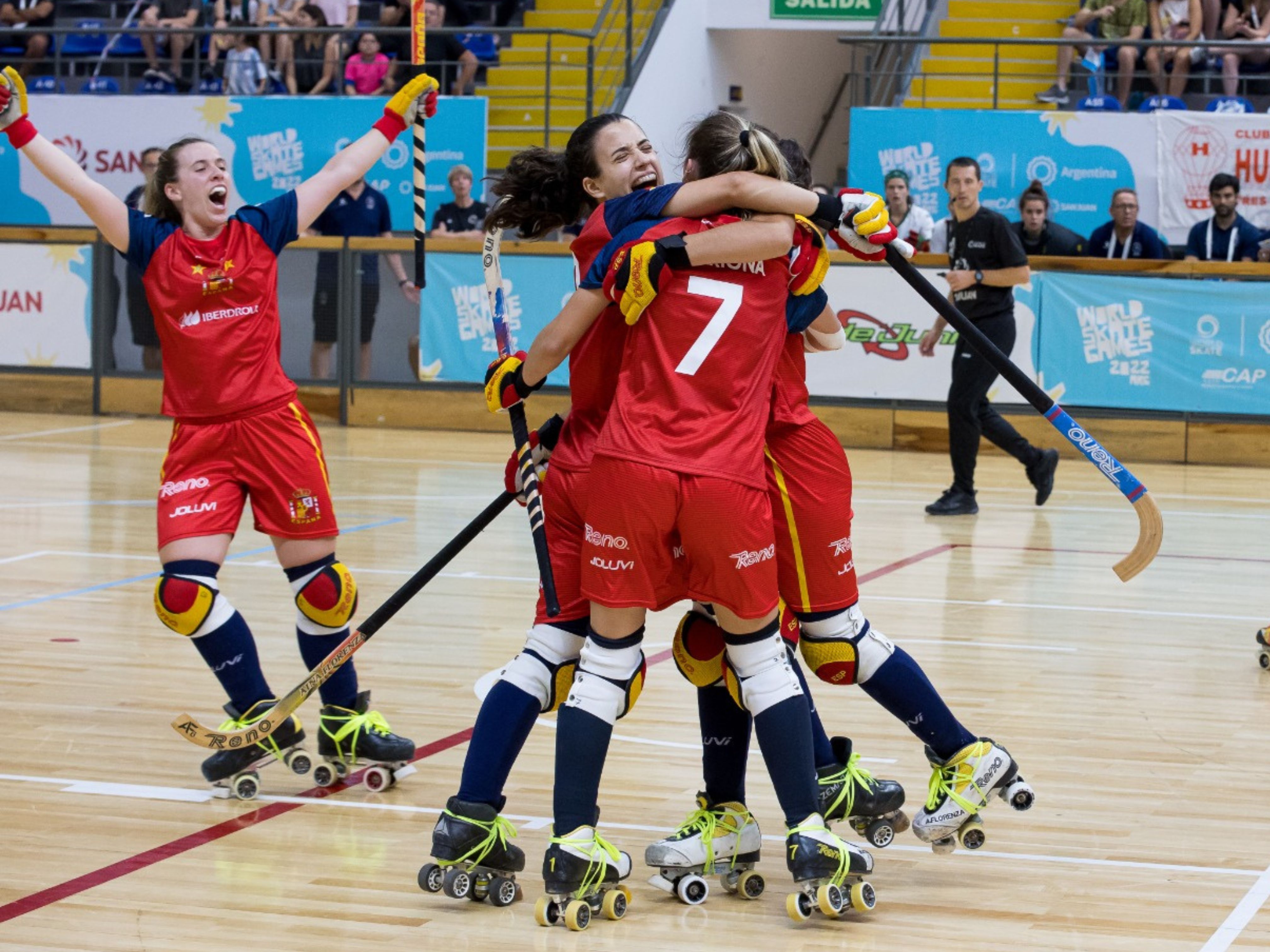 espectacular de la selección española femenina ante Portugal Patines