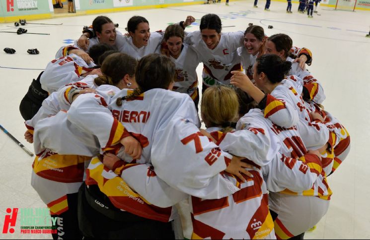 Las selecciones absoluta femenina y junior masculina revalidan sus ttulos de campeonas de Europa